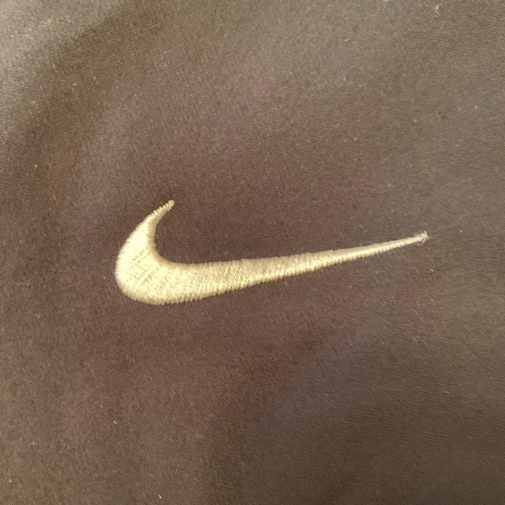 Nike Dri-Fit Pull Over - Picture 3 of 4